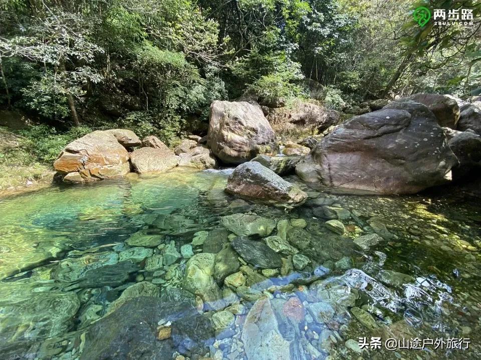 户外爬山三大忌讳,户外有风险爬山需谨慎量力而行