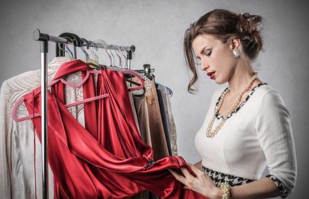 实体店一件衣服500元,电商却只卖几十块?为何会这样