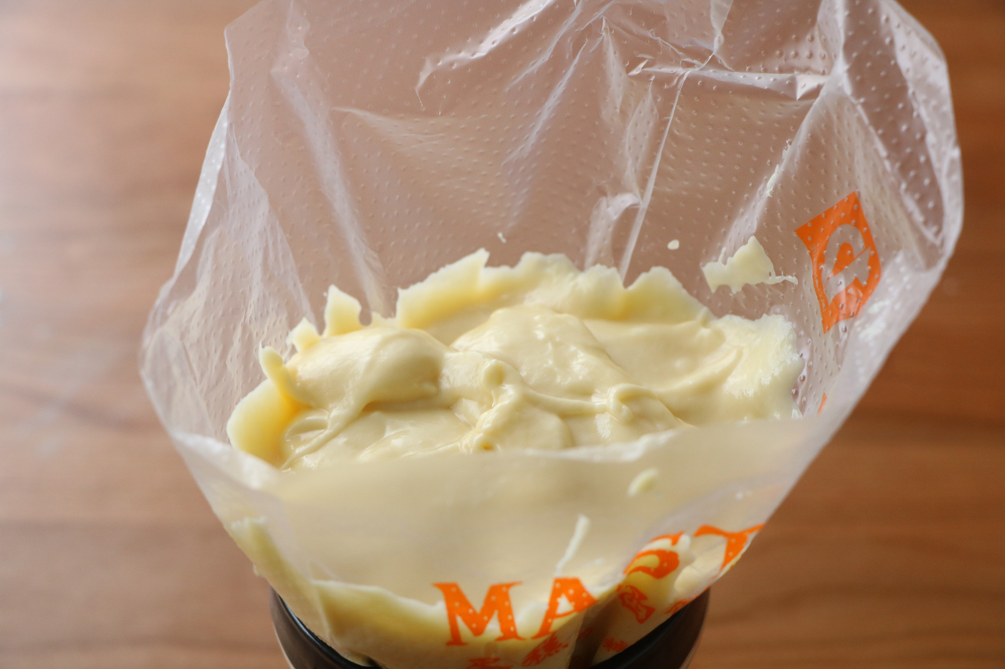 最简单的蛋糕做法只用面粉鸡蛋糖,做蛋糕200克的面粉需要几个鸡蛋