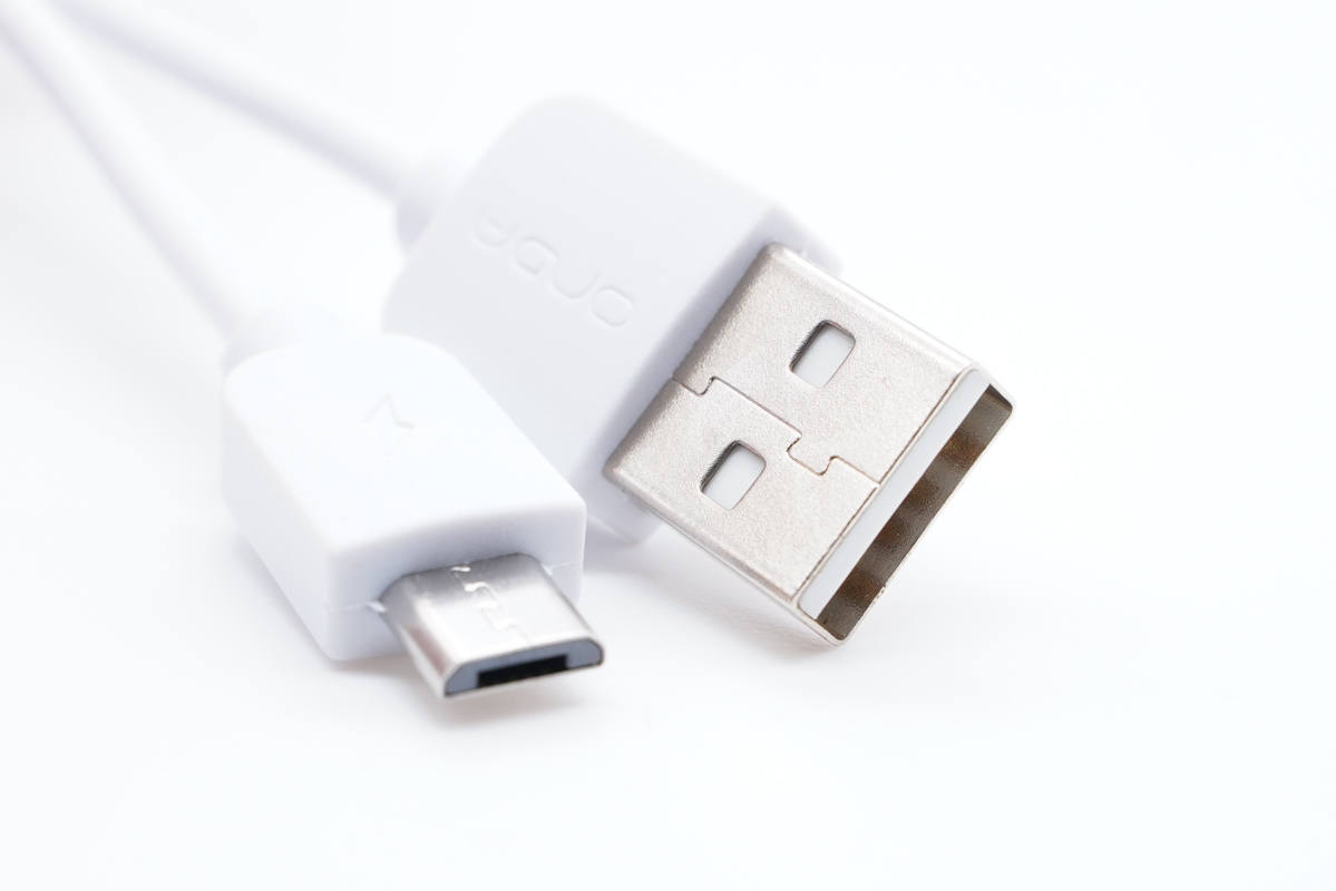 昂达充电宝三线合一快充,支持iphone20w快充充电宝