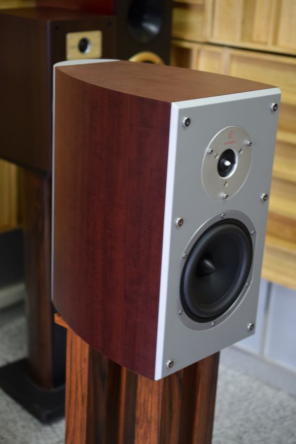 谁才是性价比之王？德法丹美五款入门HIFI书架箱对比横评