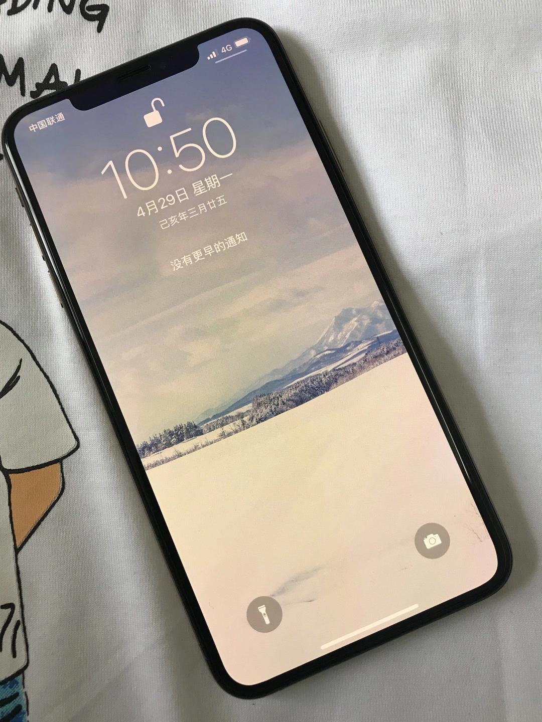 iphone11高清壁纸全屏,iphone11全屏壁纸黑色