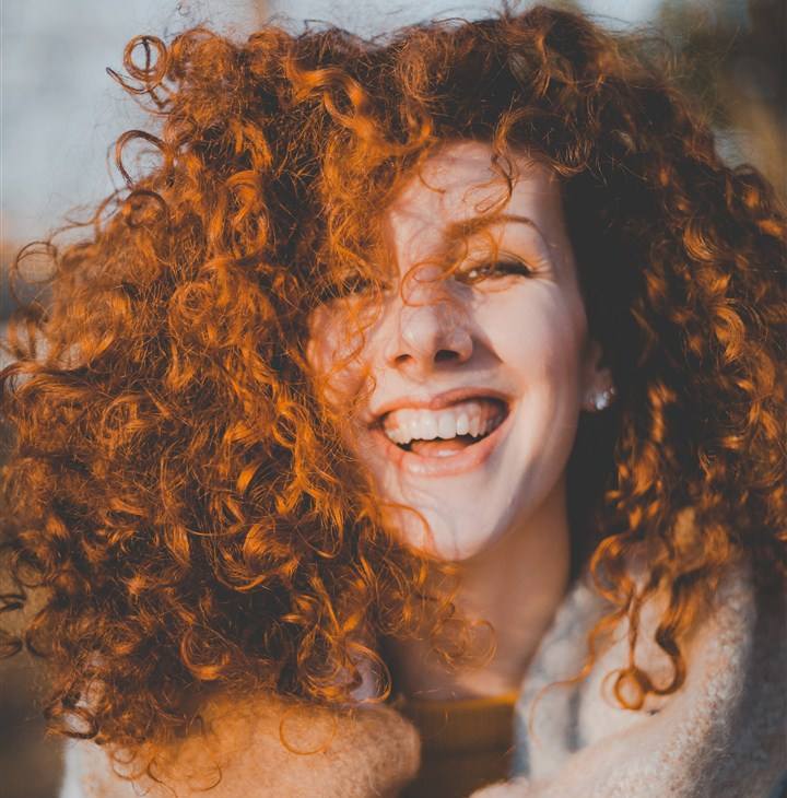 不用卷发棒就可以选出完美的发型,短头发如何用戴森卷发棒卷发