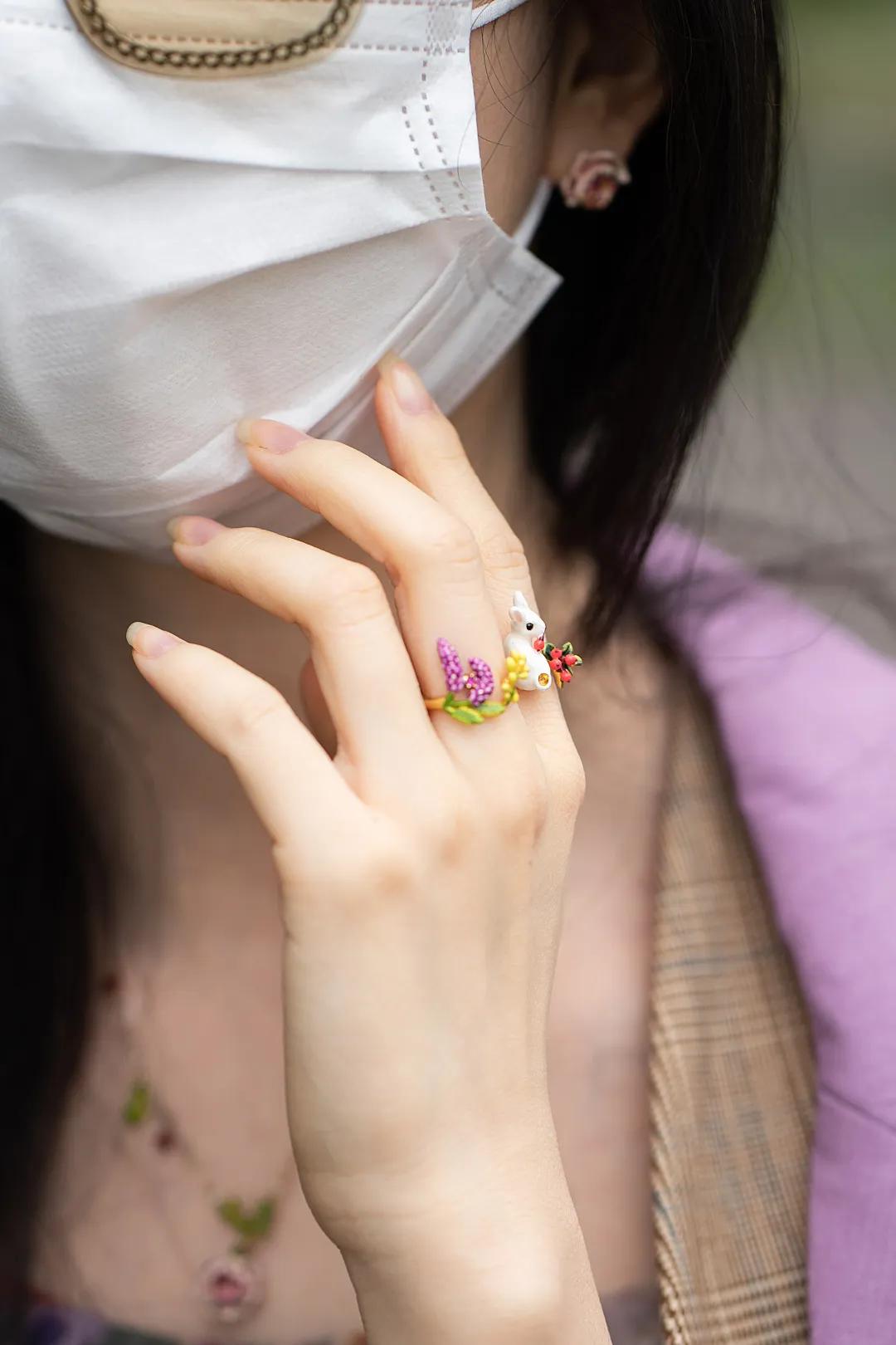 假日必须Get到的穿搭小心机！约上姐妹一起愉快的Shooping吧