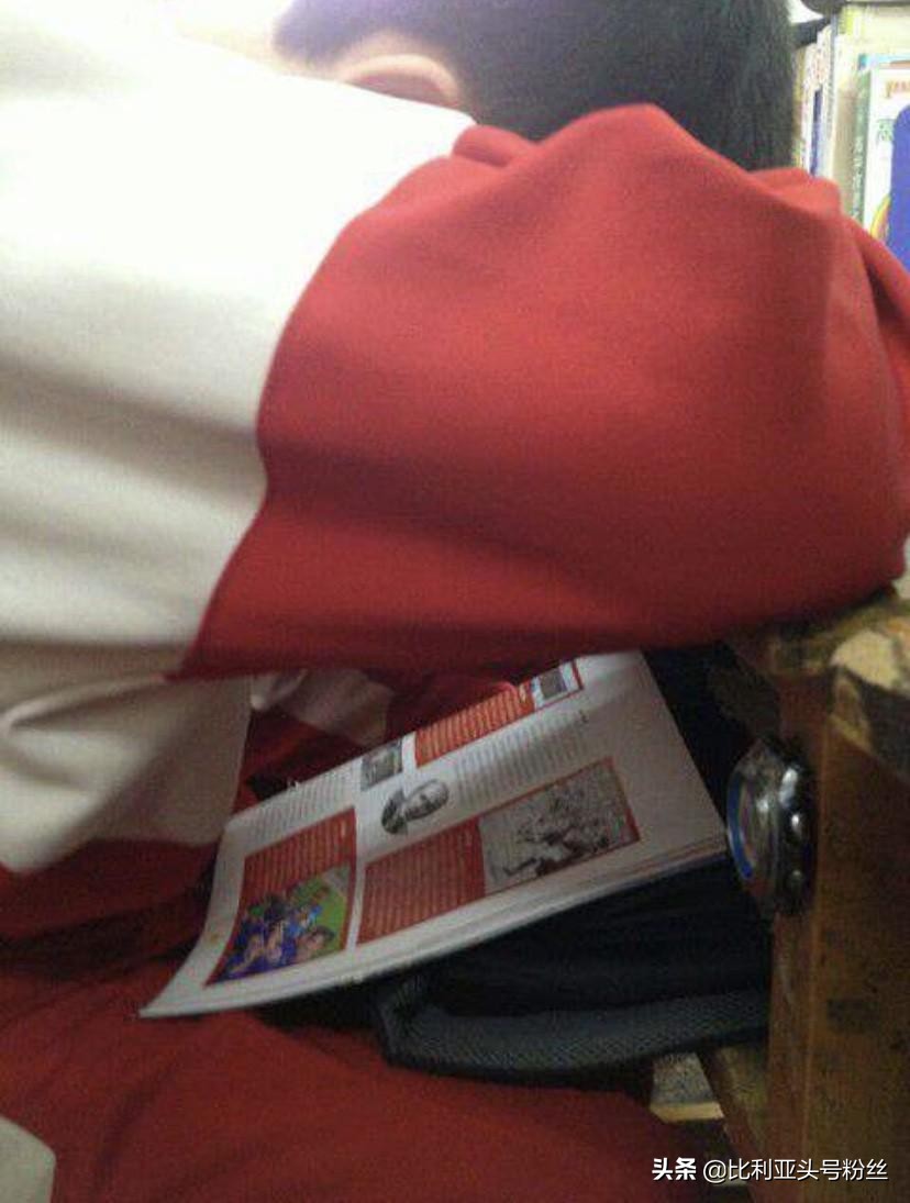 手写阵容、攒球星卡,曾经那些的看球“老习惯”还记得吗?