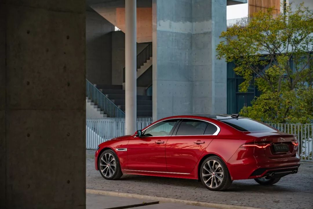 追求高品质带你感受全新捷豹xel,没有对比就没有伤害捷豹