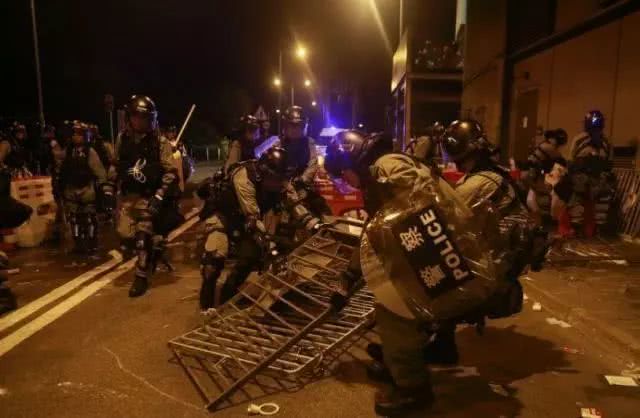 港警“速龙小队”,港警止暴视频速龙小队