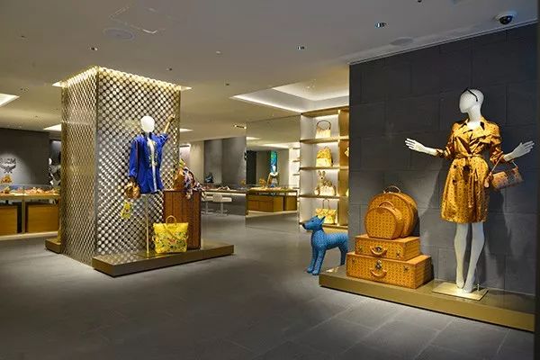 从濒临倒闭到年营收25亿,从濒临倒闭到市值266亿