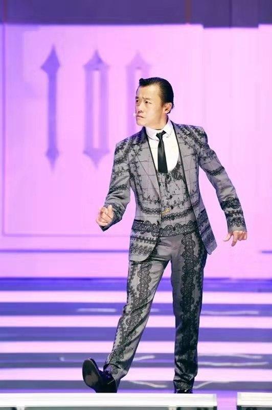 周立波近况回国没,周立波现在还会复出吗