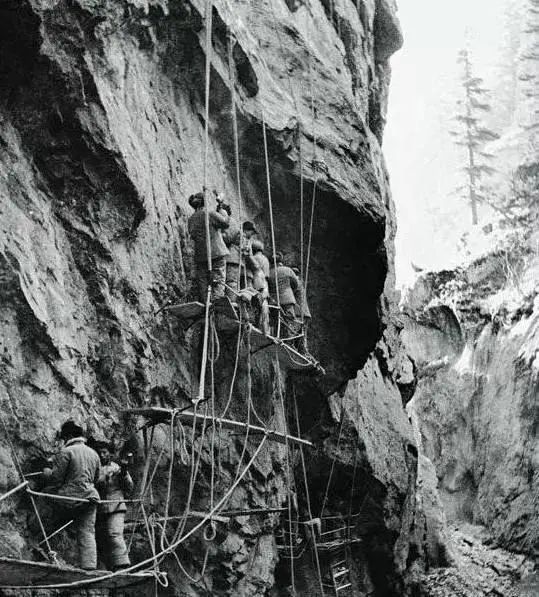 郑州暴雨事件的感人故事情节,郑州暴雨故事系列