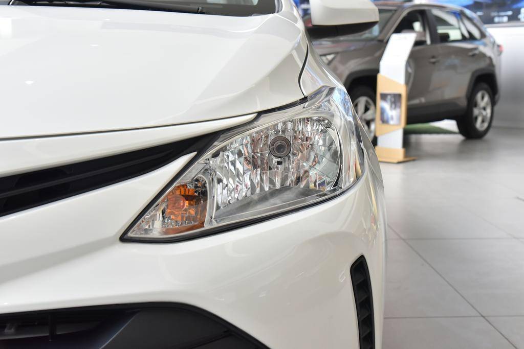 丰田最便宜的手动挡轿车,丰田最低价位的自动挡轿车