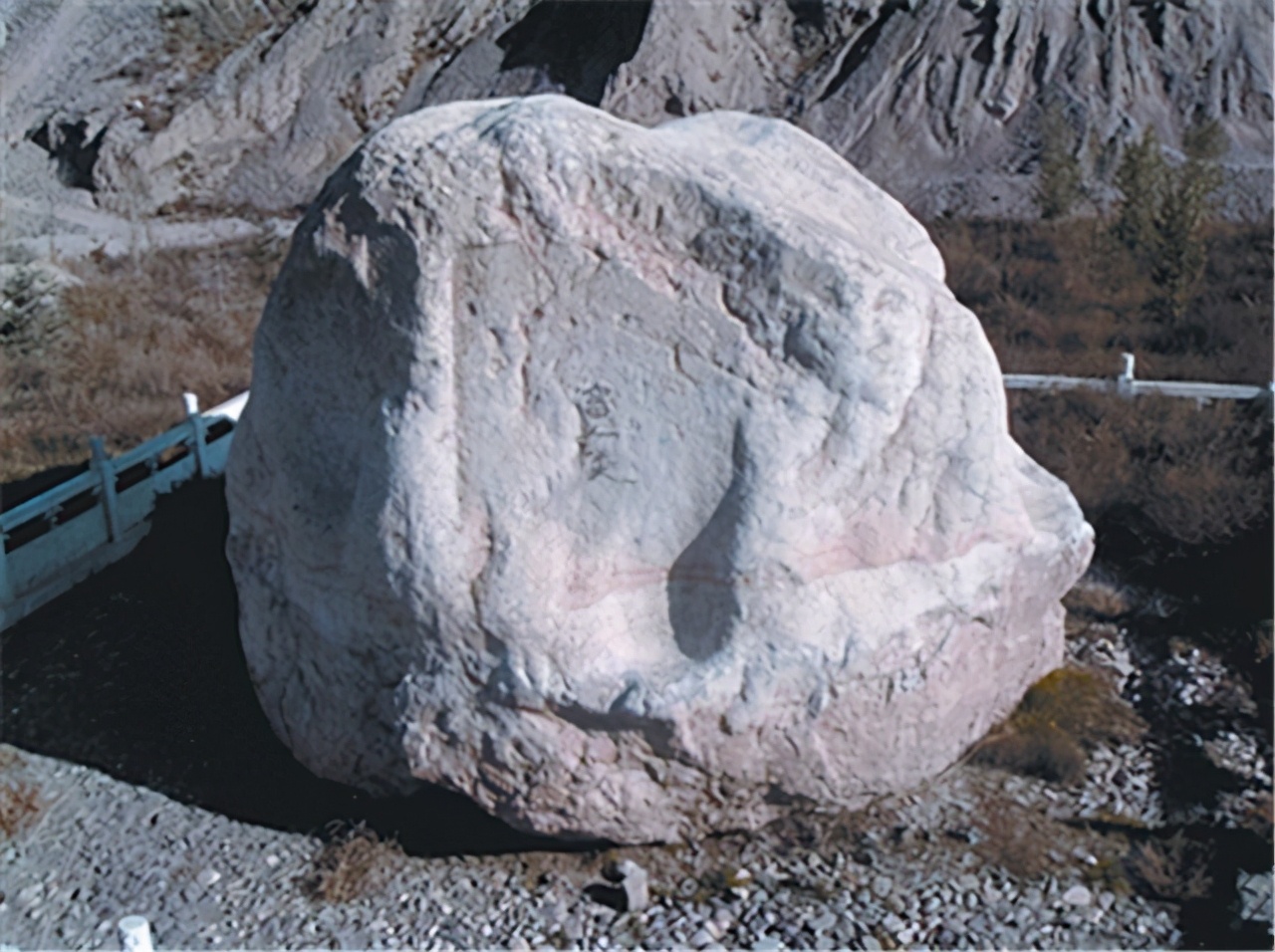 古浪县的巨石,古浪县城的大石头