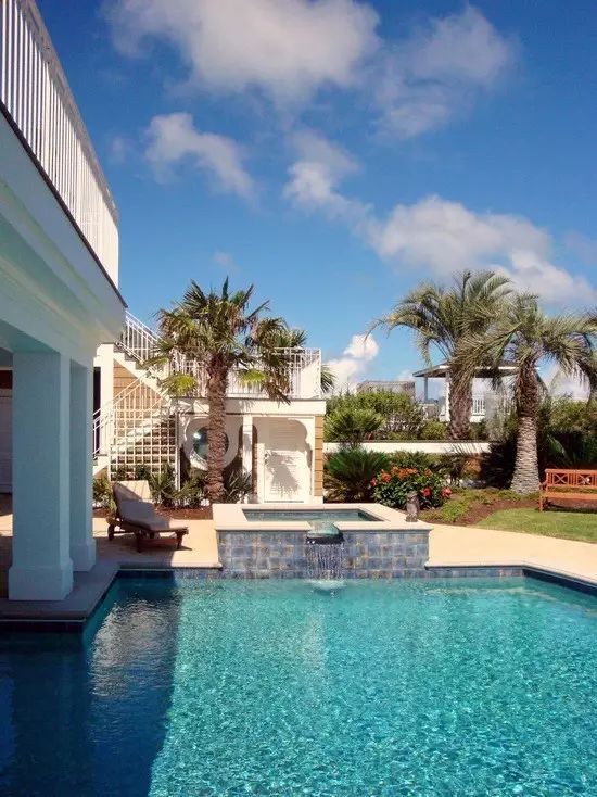 无花果树在庭院内种植有什么寓意,冷杉树长在庭院里风水上有说法吗