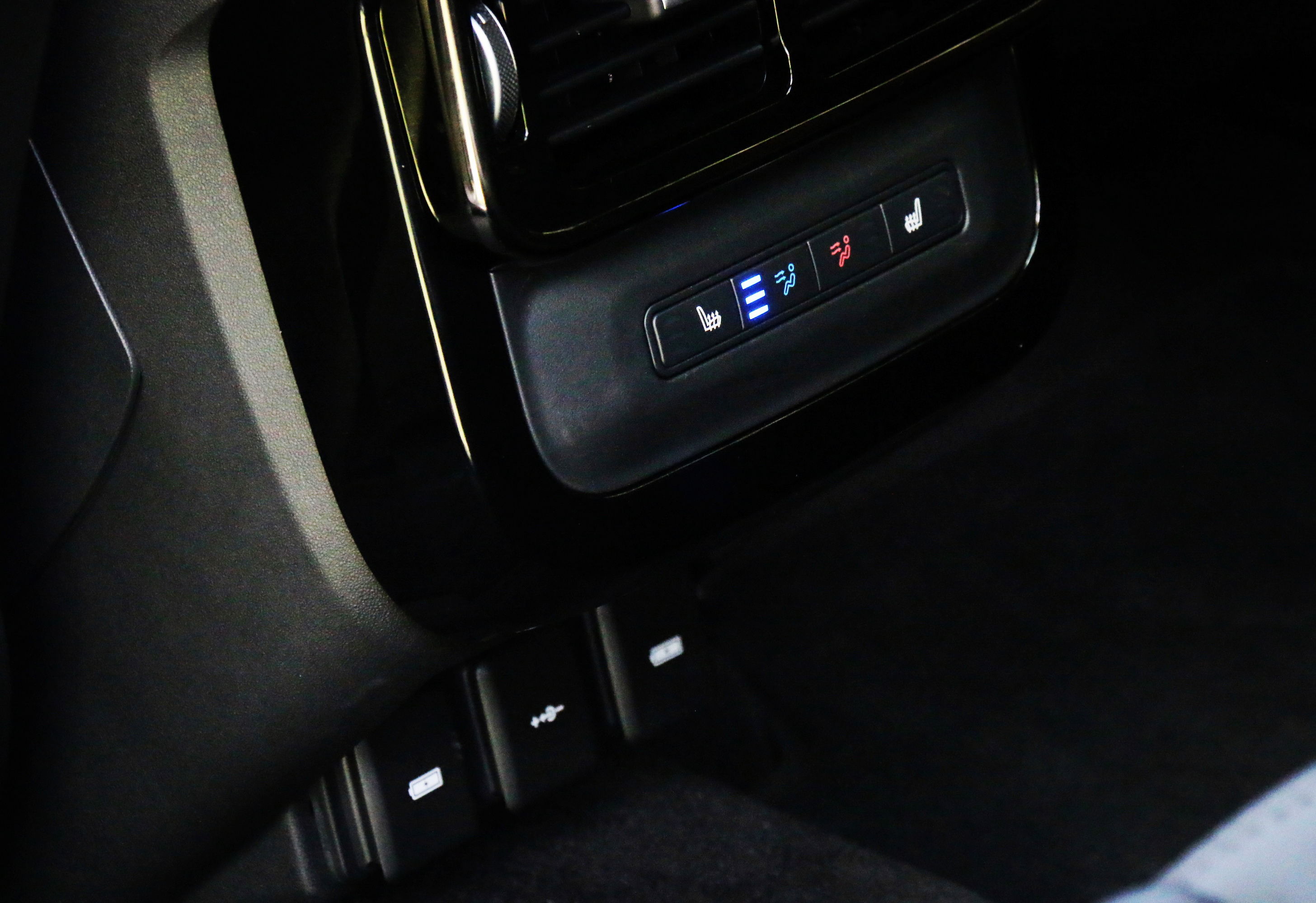 路虎揽胜极光l怎么样值得购买吗,2022路虎揽胜极光l值得买么