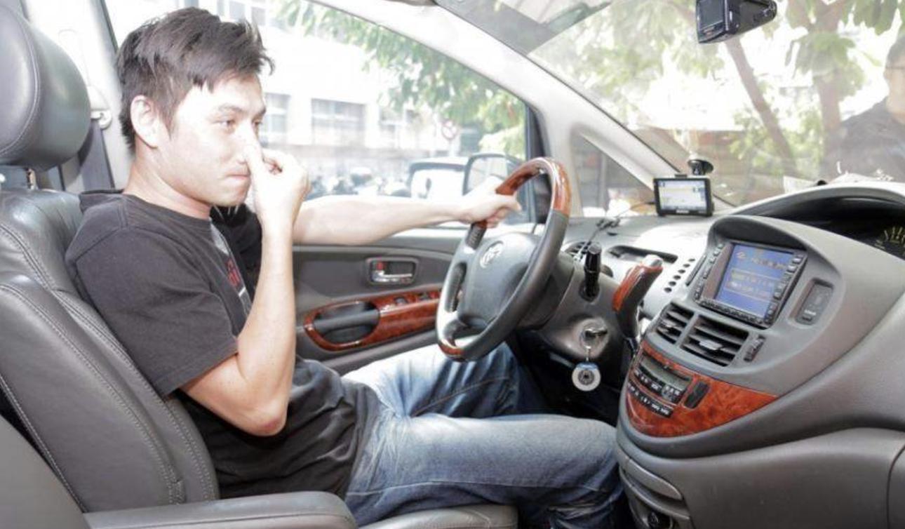 汽车空调暖风异味如何彻底解决,汽车空调启动有异味一会就没了