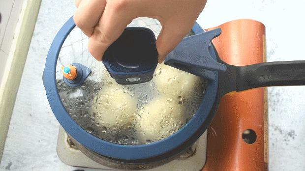 外酥里嫩满口汤汁的生煎包,外酥里嫩鲜香入味营养健康