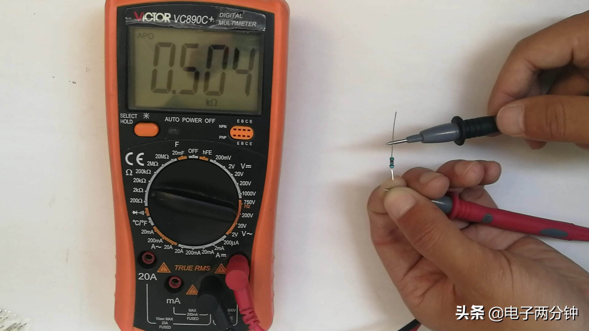 常用万用表怎么测量,万用表使用方法动画讲解