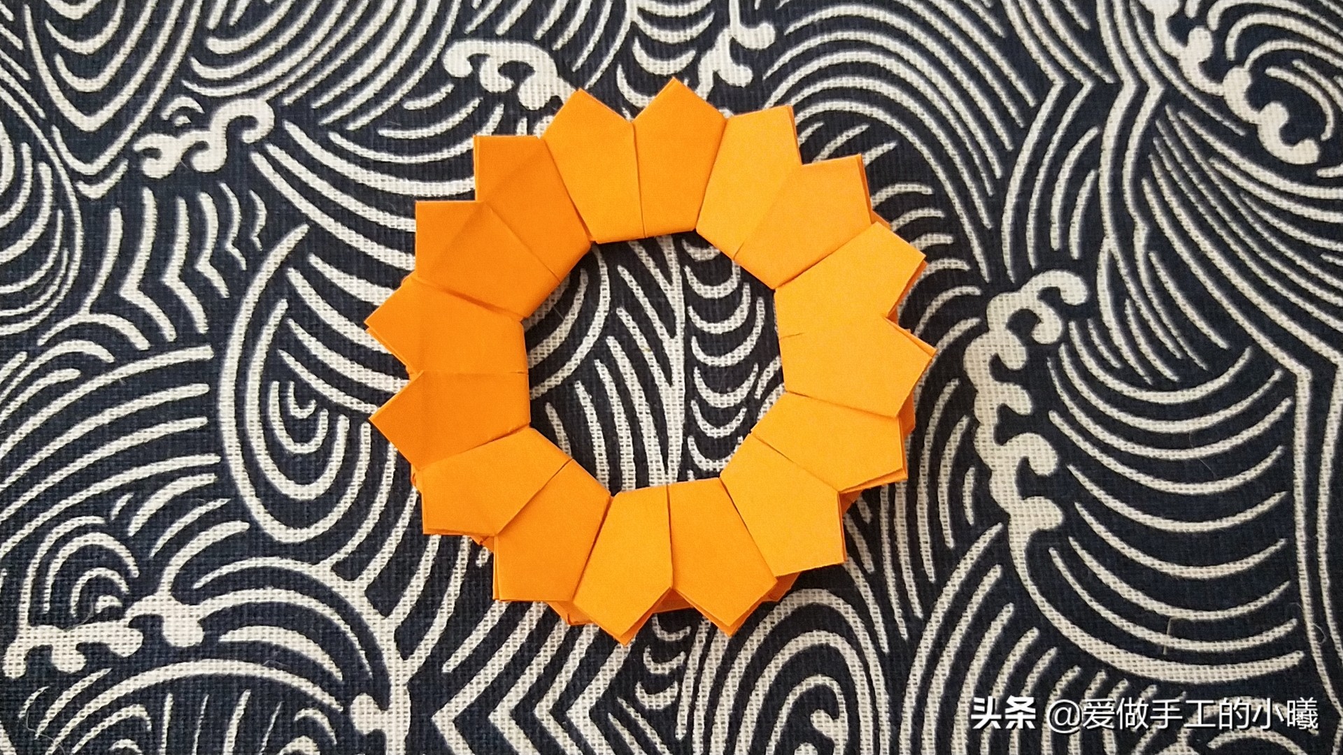 向日葵手工折纸手抄报立体,可以套在手上的向日葵折纸