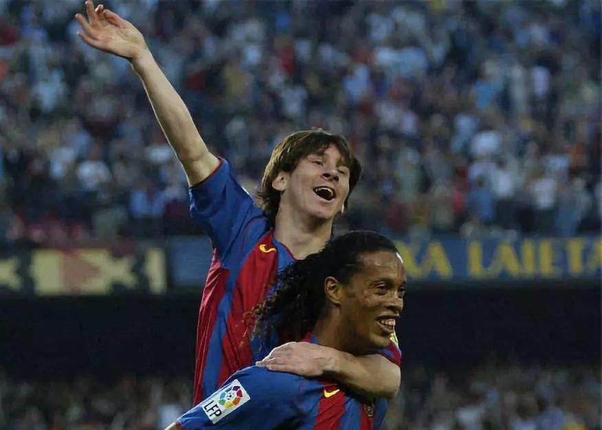 梅西强还是c罗强实况足球,实况2022梅西好还是c罗好