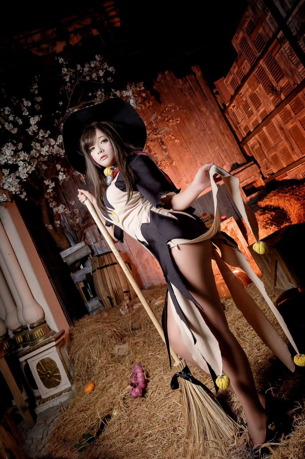 女巫原皮cos,魅惑女巫豹女cos