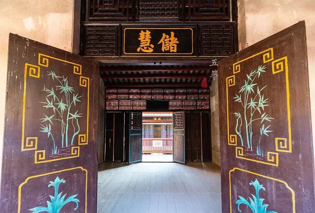 世界公认十大足球球王,跟贝利称为世界五大球王的国脚