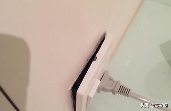 墙上插座松动用什么胶水,墙上插座松动怎么处理