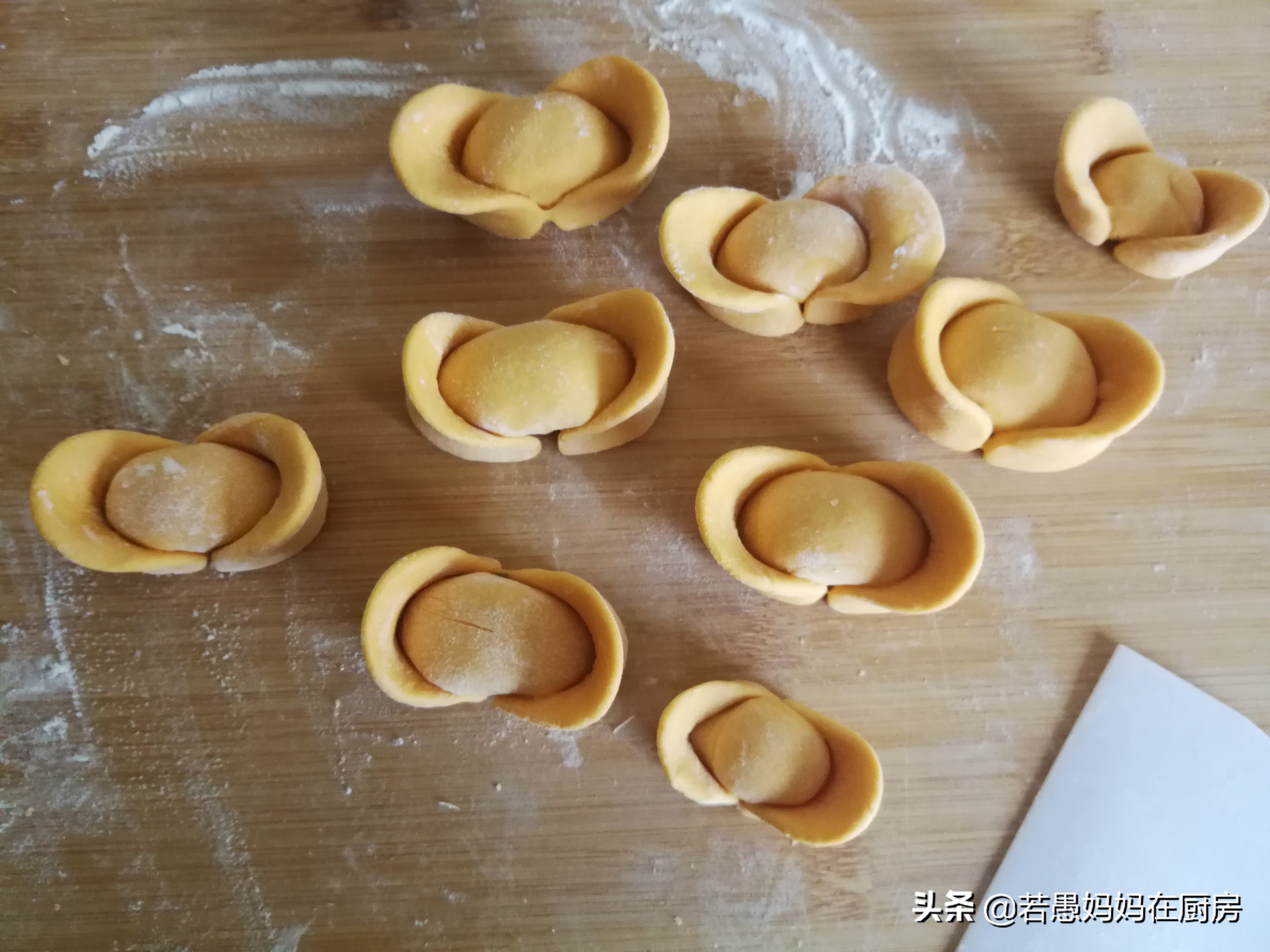 做黄金小馒头的方法,黄金元宝馒头做法