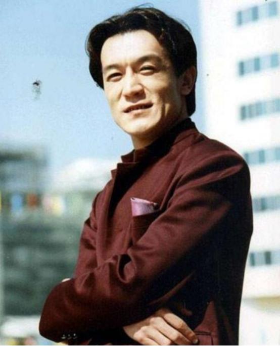 李咏事件分析,李咏曾十次登春晚一代人的回忆