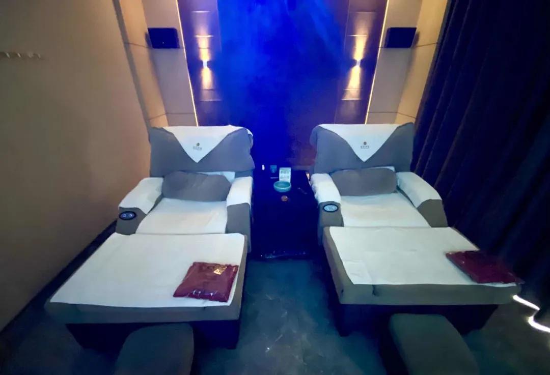 去长沙必去茶颜悦色,来长沙打卡茶颜悦色的朋友圈文案