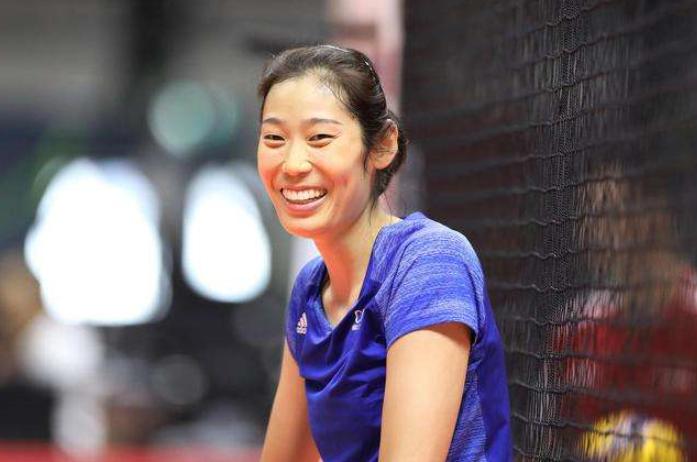 朱婷个人工资1个月多少,朱婷一年收入多少亿