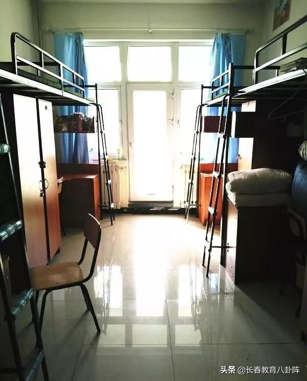 全国高校宿舍奢华排行,各个学校宿舍大比拼