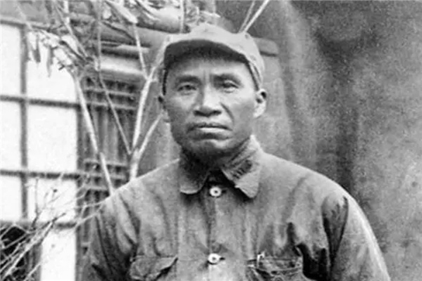 从一个农村孩子，成长为十大元帅之首，*德朱**一生为何要多次改名？