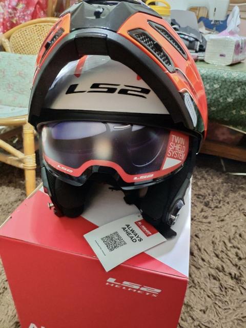 ls2尾翼揭面盔,ls2全盔骑行感受