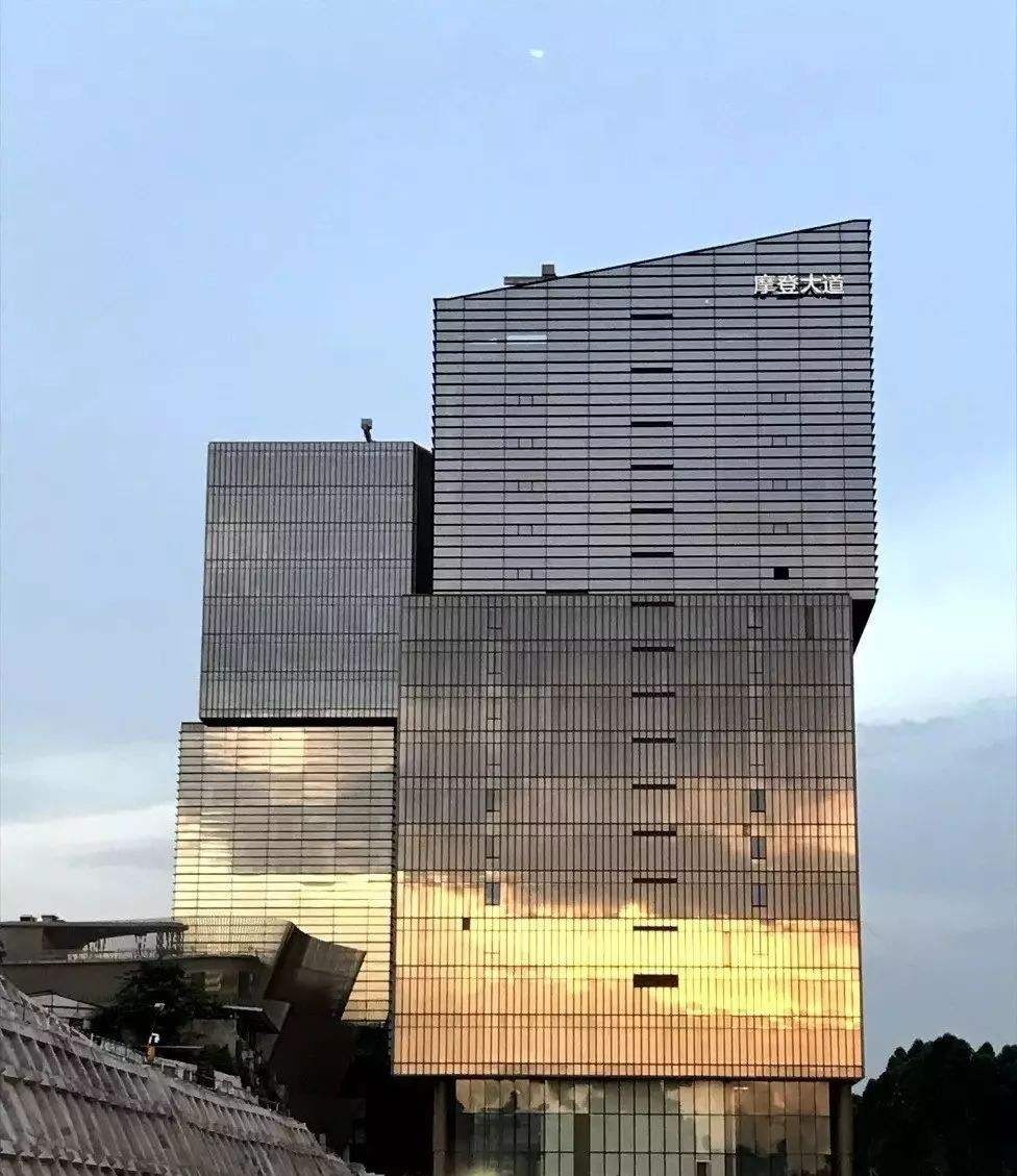 鎽╃櫥澶ч亾鏈嶉グ鏈夐檺鍏徃鍗″ゴ杩矾,鍗″ゴ杩矾鎽╃櫥澶ч亾