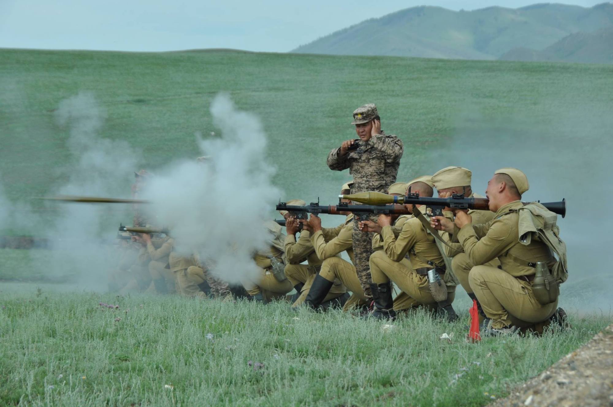 蒙古坐拥丰富矿产资源,拉拢美国搞军演向中俄*威示**,如今幡然悔悟