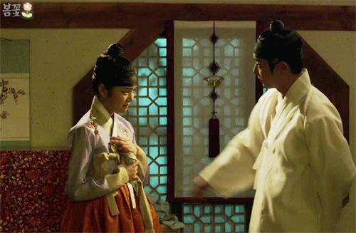 耳听爱情歌曲,耳听爱情铃声