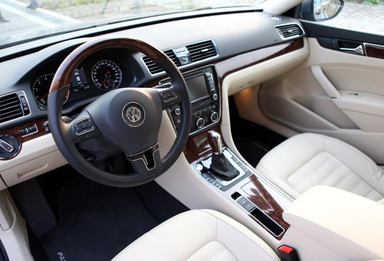 大众帕萨特1.8t最高配内饰,大众帕萨特330星空次顶配内饰