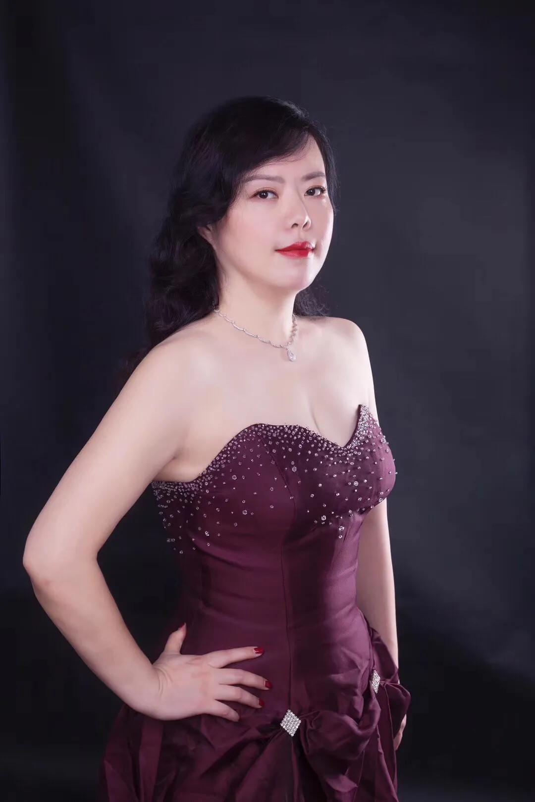 干敏皮适合什么肌底液,干敏皮可以用赫莲娜绿宝瓶吗