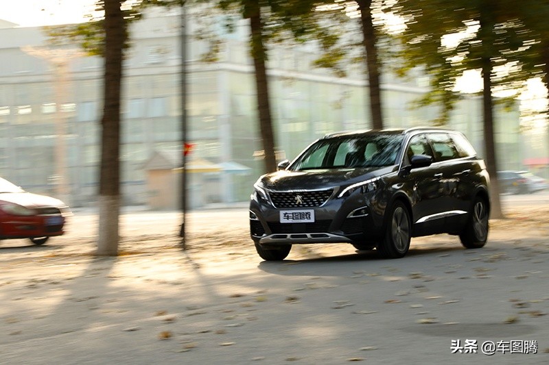 东风标致suv最新款7座5008自动,沉浸式体验新款标致5008白色