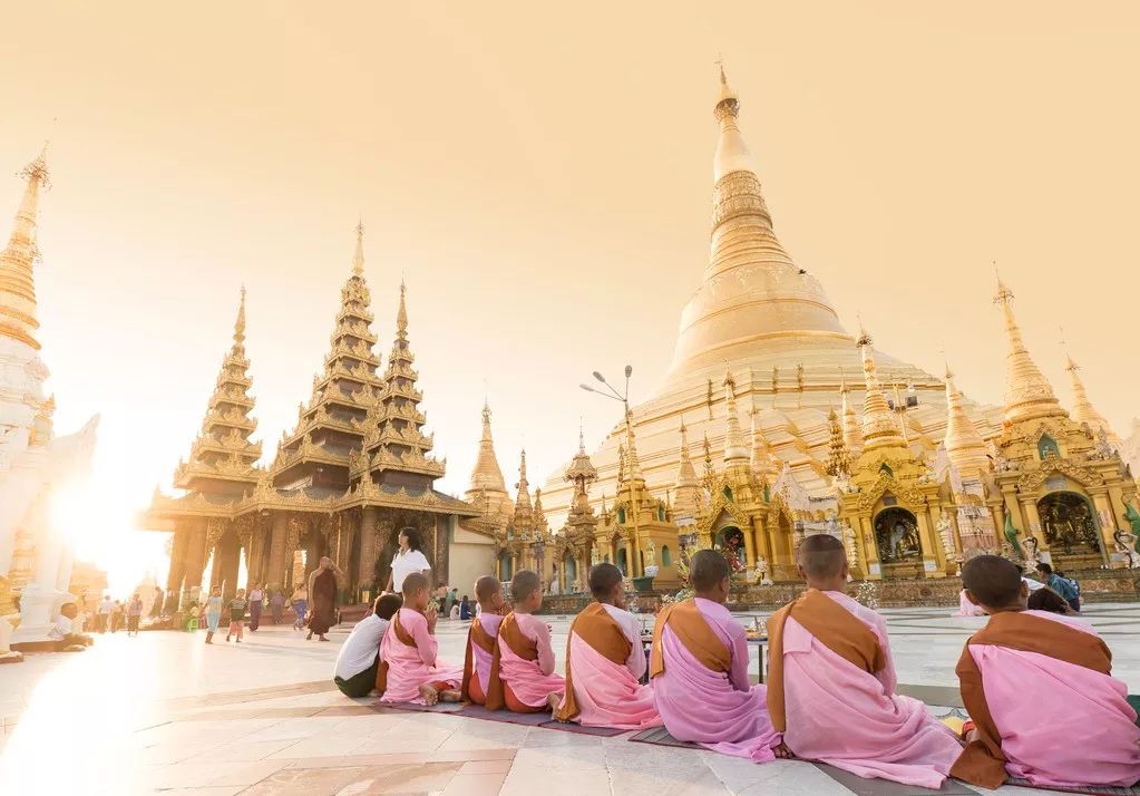 这个地方被称为“佛教之都”，随处可见寺庙，美出新高度