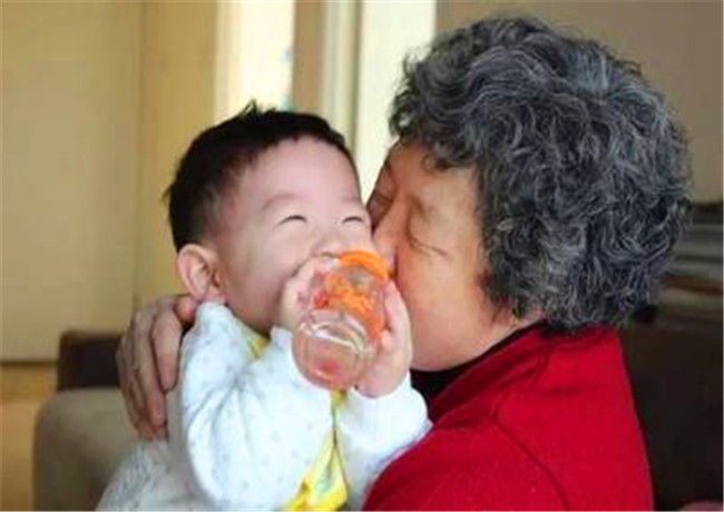 新手宝妈哭闹怎么办,宝宝半夜闹宝妈情绪失控