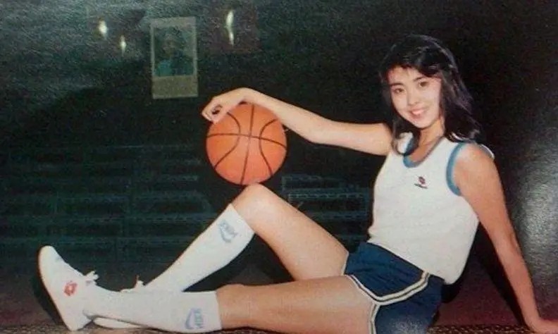 王祖贤岁月从不败美人,港星王祖贤人生如戏