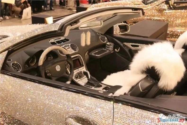 施华洛世奇镶钻表盘,表盘带钻施华洛世奇