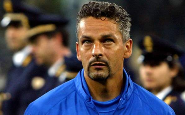 罗伯特巴乔为什么叫忧郁王子,意大利足球忧郁王子巴乔背影