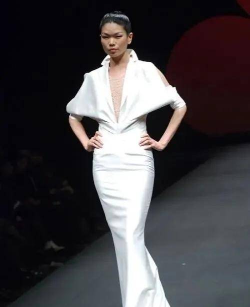 中国最丑女模特吕燕,丑女吕燕超模成名路