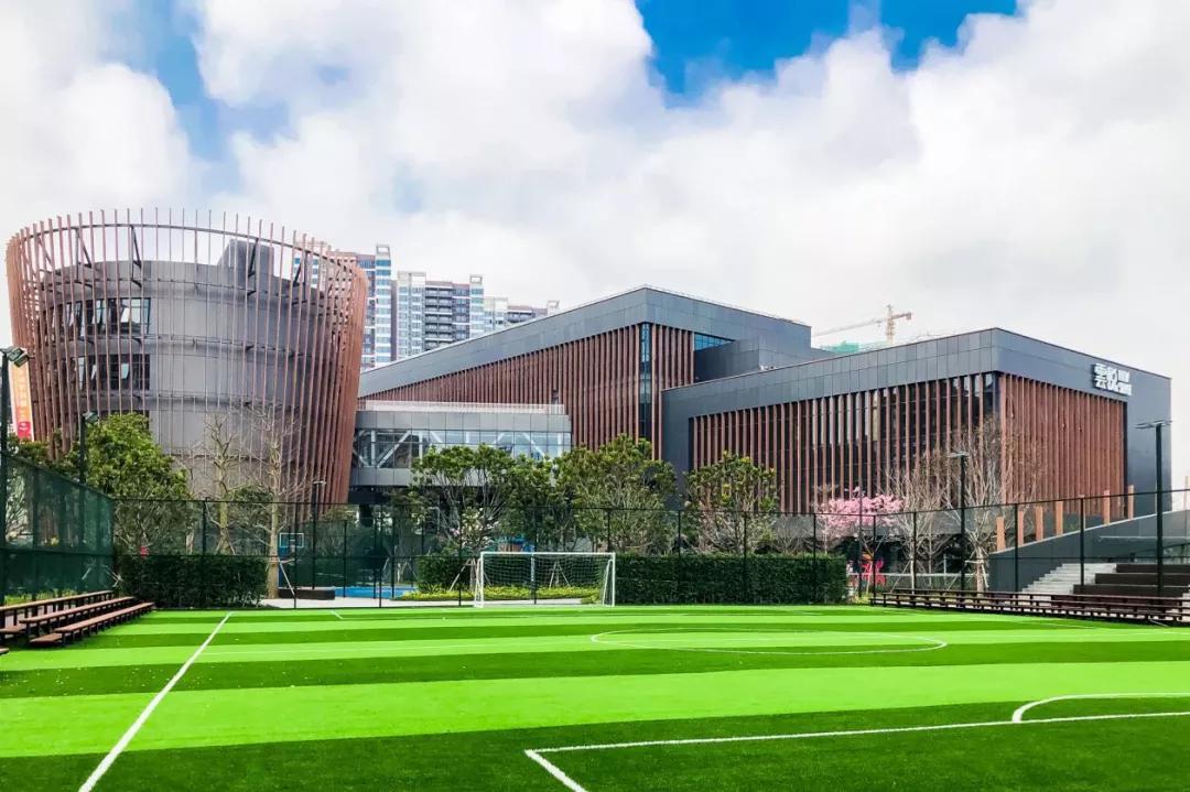 择一址，住一生！中轴之上，新世界云耀造湾区品质生活范本