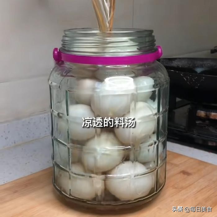 自制流油咸鸭蛋做法,怎么自制流油的咸鸭蛋