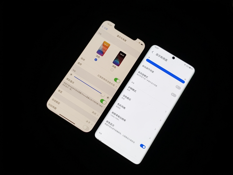 魅族18对比iphone13mini,魅族18和苹果12大小对比