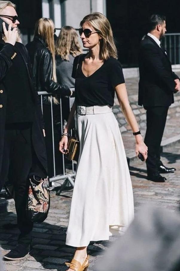 为什么你穿裙子显黑又显胖？不是因为身材不好，而是你没搭配好