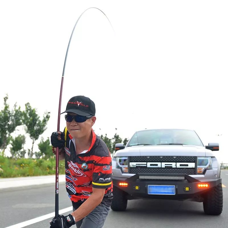 钓获超大鲤鱼,红狼亚洲鲤鱼竿钓重测评